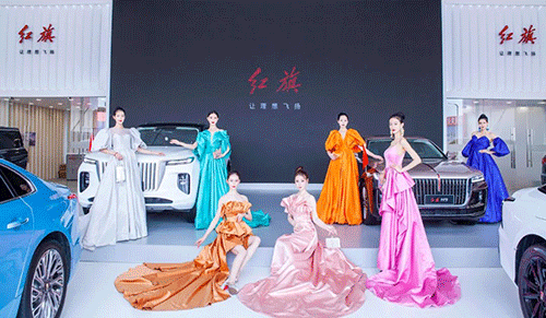 遠(yuǎn)通五一車(chē)展13.gif